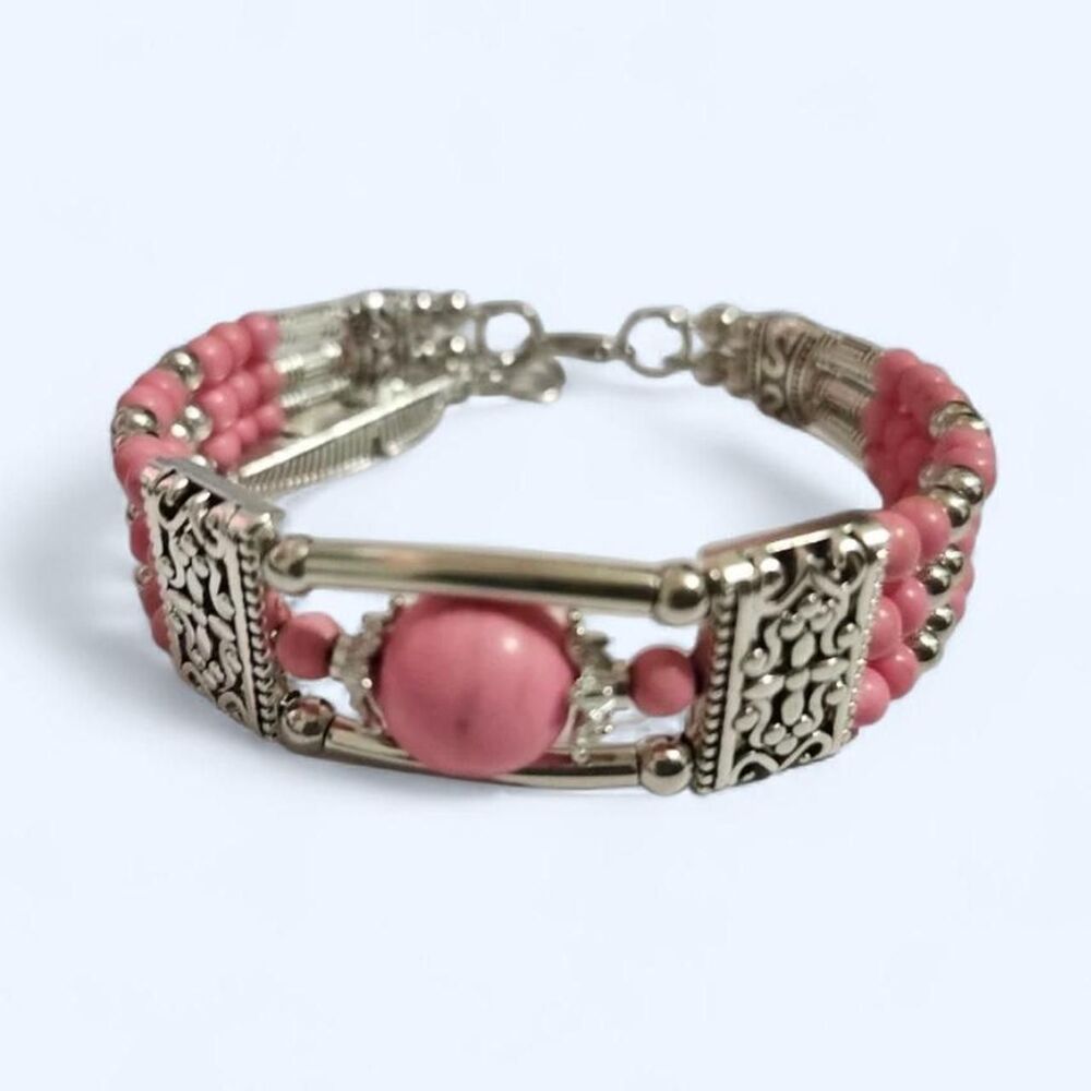 antique style beaded pink and silver bracelet 🐰🌹